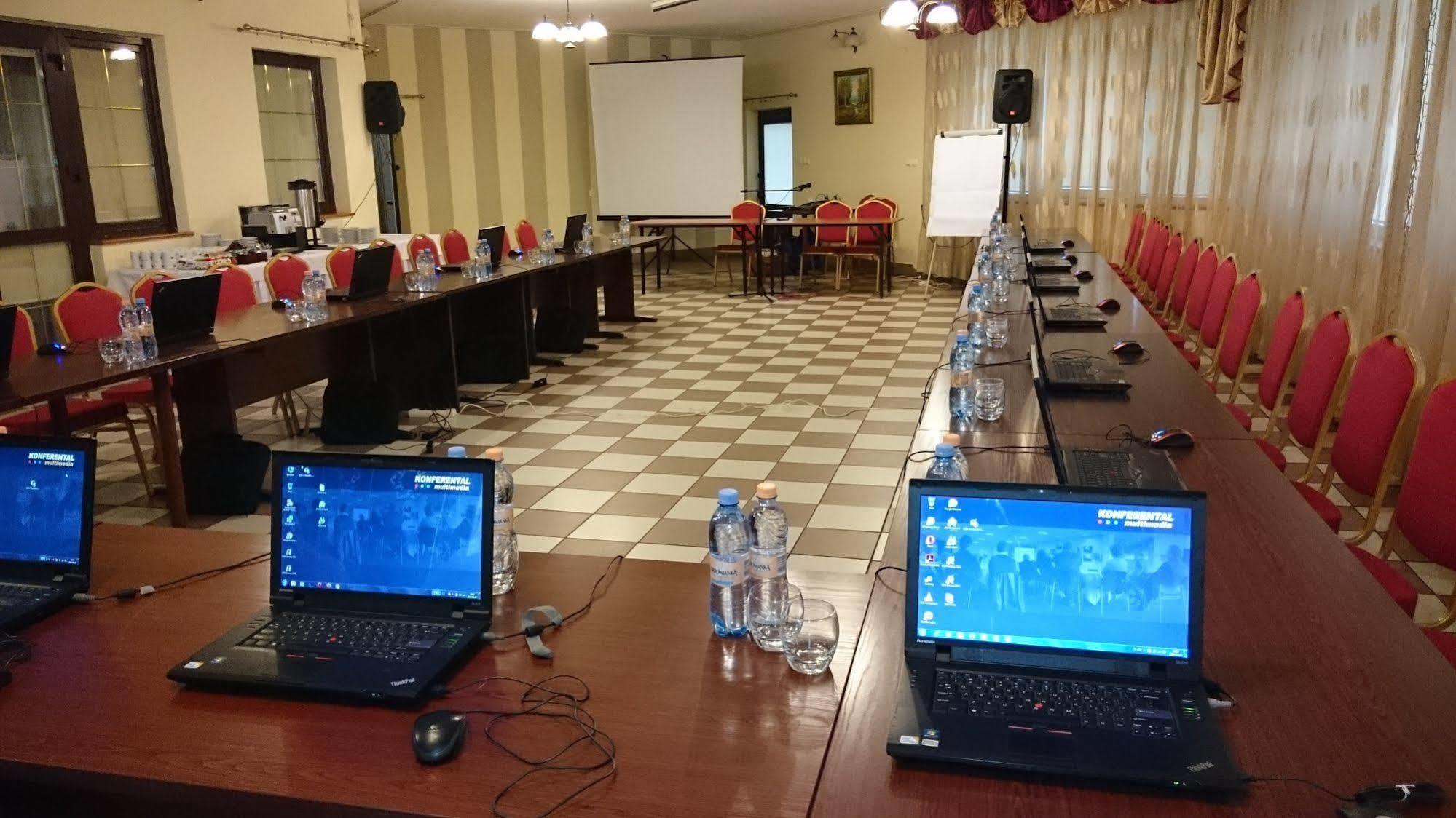 Hotel Relaks Wola Ducka Bagian luar foto